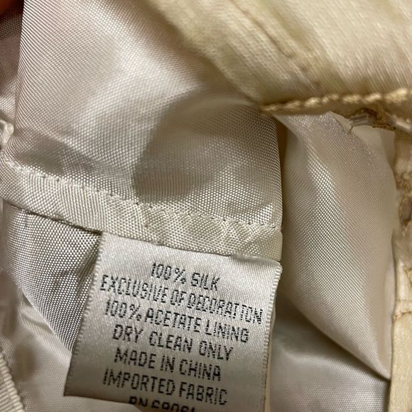 Neiman Marcus 100% Silk Pencil Skirt with Beautiful Threading Design!!! - Picture 6 of 10